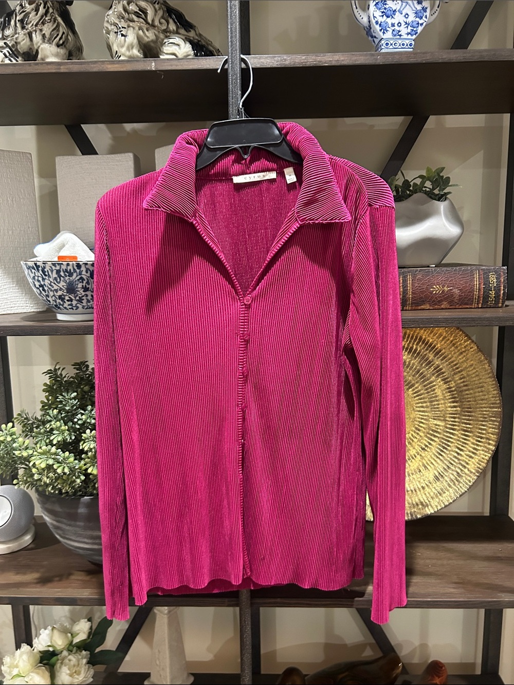 Cyrus med Women’s Ribbed Button-Front Top - Fuchsia